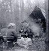 FYDtr2vGbTU.jpgЮрий Гагарин во время пикника в лесу. 1962-ой год..jpg