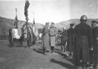 1943 год. Трехцветное знамя покрывает орудийный щит на церемонии присяги новобранцев гитлеровс...jpg