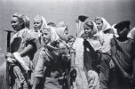 1955 год. Целина. Школьники помогают колхозу. Фото - Шайхет..jpg